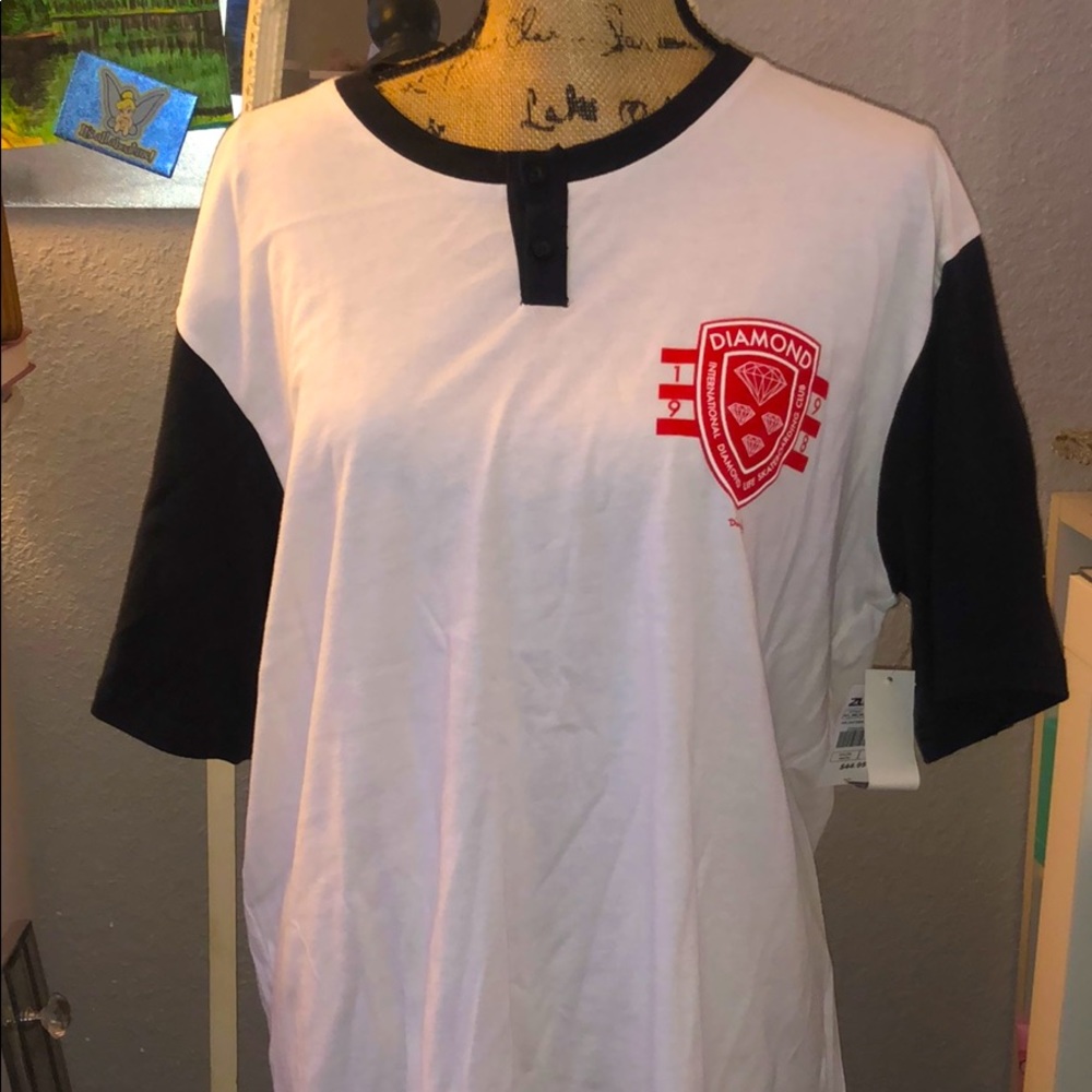 T shirt with buttons